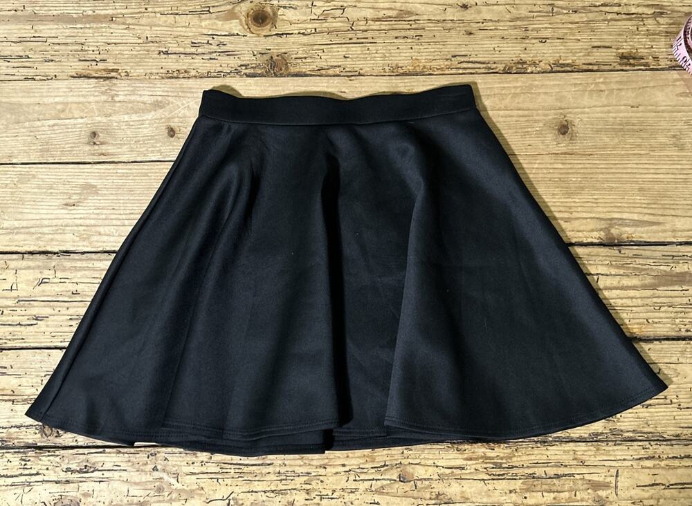 Frenchi Women’s Size S Black Skater Skirt NWT
